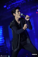 组图：容祖儿献唱音乐派对 劲歌热舞魅力四射