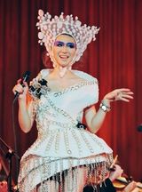 组图：尚雯婕惊异造型盘点 老人妆独领风骚