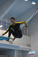 组图：《星跳跃》黄圣依回归迎车轮战强训