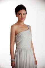 组图：何佳怡时装写真曝光 演绎百变女王视觉盛宴