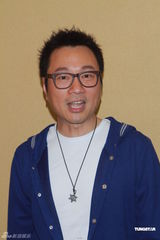 组图：《法政先峰Ⅲ》拍摄完毕 黎耀祥犒劳众人