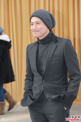 组图：方逸华跪拜邵逸夫 刘德华张学友致祭