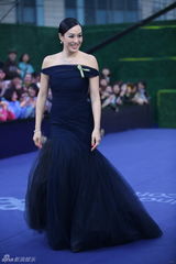 高清组图：群星华服亮相北京电影节蓝毯