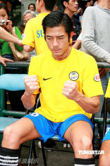 幻灯图：郭富城黄日华陈百祥等举行球赛纪念尹志强