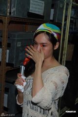 组图：朱茵提离世爱犬掩面痛哭 和黄贯中论及婚嫁