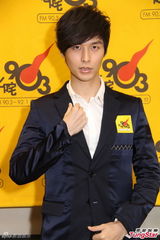 组图：严爵5月底香港开唱 望邀方大同任嘉宾