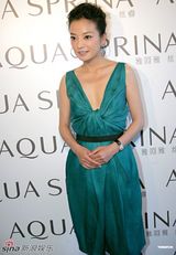 高清组图：赵薇上海代言