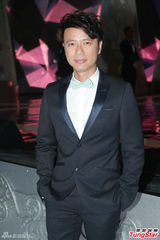 组图：港姐陈凯琳成双料华姐 佳丽泳装薄纱靓眼