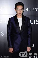 组图：少时Jessica秀美腿 崔智友长裙优雅