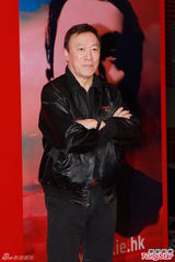 组图：张国荣纪念演唱会 林夕狄波拉亮相