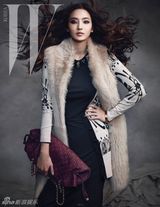 组图：韩星韩彩英产后首拍杂志写真秀完美身材