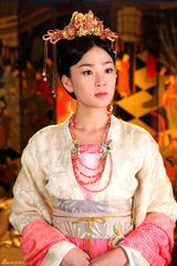 组图：《倾世皇妃》洪小铃首次古装扮相获赞