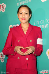 组图：辣妈林嘉欣强调已封肚 欲带女儿慈善探访