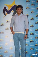 组图：何润东回应“地下女友”传闻 望40岁前成婚