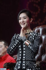 组图：《喜剧狂》郭德纲要挟媒体 谢娜哭翻全场