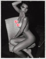 组图：电眼超模艾米丽豪放露香乳 上演极致诱惑