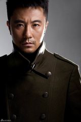 组图：演员赵阳与军人角色结缘 曝硬朗写真