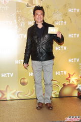 组图：香港电视办圣诞派对 王维基招揽亚视弃将