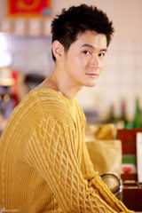 组图：王雨金秋居家写真 享受惬意生活