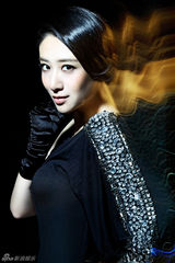 组图：刘思彤写真玩转光影