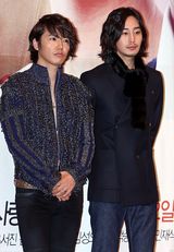 组图：玄彬河智苑亲密携手宣传新剧《秘密花园》