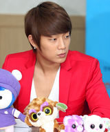 高清图：组合BEAST宣传大使委任仪式 成员帅气出席