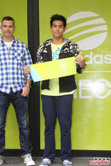 组图：彭于晏运动装亮相帅气抢镜