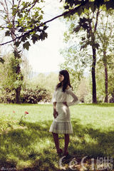 组图:贾青杂志大片 轻熟女造型显优雅