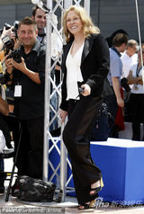 高清组图：《颠倒众生》亮相 海报女星唐纳薇现身