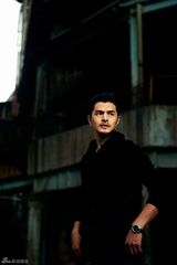 组图：边原街拍大片曝光 演绎城市行走的力量