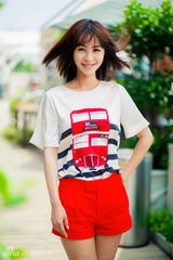 组图：李菲儿夏日写真宛如花间精灵