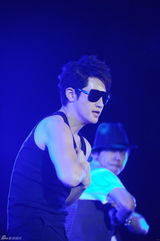 高清组图：朴施厚影迷见面会劲歌热舞 现场温馨互动