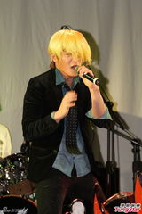 组图：F.I.R阿沁过生日 飞大搞cosplay庆生