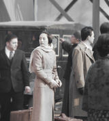 组图：《建党伟业》董璇剧照首曝光 修身风衣抢眼