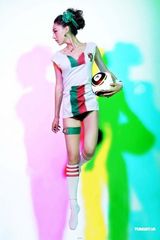 高清组图：足球宝贝金美辛性感照怀念葡萄牙队C罗