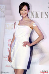 组图：张钧甯《武则天》尺度大 祝福何润东结婚