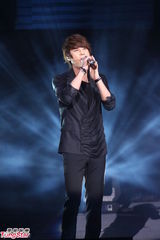 组图：韩星申彗星台湾大秀“骑马舞”