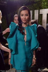 组图：李冰冰范冰冰奥斯卡派对相聚盛装合影