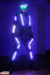 组图：蔡旻佑勤练六块肌 色诱天心同台飙歌