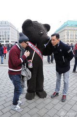 组图：《魔警》张家辉渴望艳福 吴彦祖心系妻女