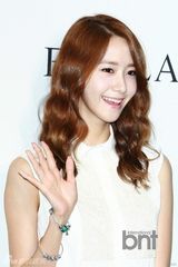 组图：少时允儿孝渊等出席品牌活动秀清新性感