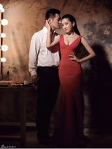 组图：严屹宽杜若溪携手登封面 在一起最幸福