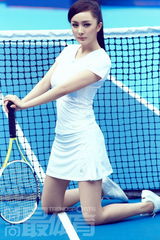 组图：杨幂穿上网球裙拍写真 青春阳光活力十足
