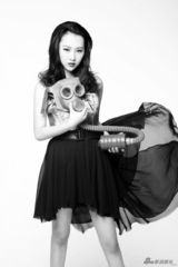 组图：李昕岳风格大片曝光 化身抗霾女郎