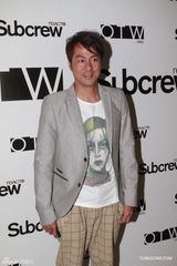 组图：梁汉文李璨琛活动聚首 方皓玟冷艳亮相