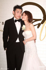 高清组图：蔡依林担任美丽伴娘 参加姐姐婚礼