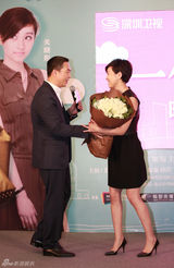 组图：《一仆二主》张嘉译示爱闫妮：你最性感