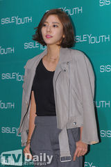 组图：孙丹菲金智媛金允慧等亮相时尚活动