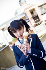 组图：琳琳制服写真显萌态 首张个人EP将发行