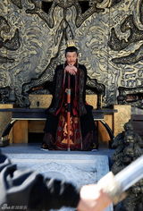 组图：《龙门镖局》郭京飞分饰斗眼皇帝有深意